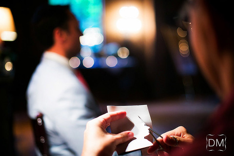 Old Edwards Inn wedding silouette artist cutting out image.