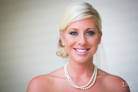 bridal portrait at peachtree road united methodist church atlanta