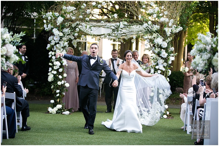 Wedding ceremony at Intercontinental Buckhead Atlanta Hotel shot by Decisive Moment Wedding Photography
